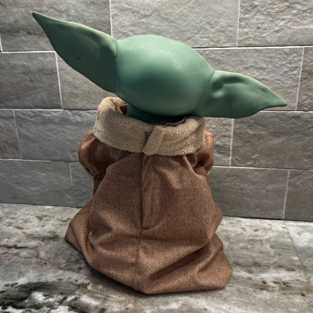 Baby Yoda- Interactive - Picture 5 of 5